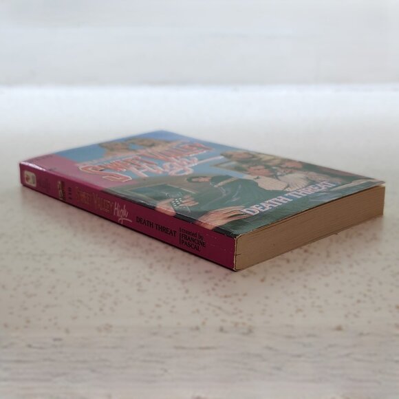 Sweet Valley High #110 Death Threat - Picture 3 of 5